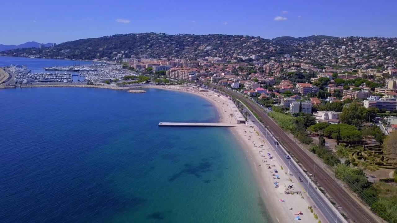 Apt Golfe Juan - 5min des plages - Parking privée - Piscine Rooftop Vallauris Exterior foto